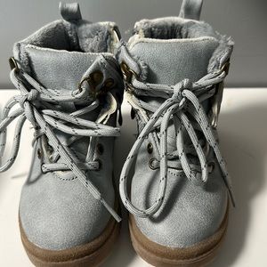 Kids boots